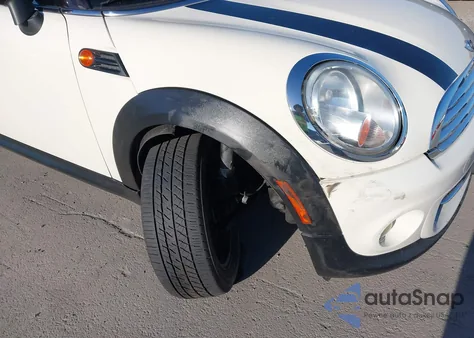 2011 Mini Cooper Clubman из США, поврежденный, VIN WMWZF3C58BT188103